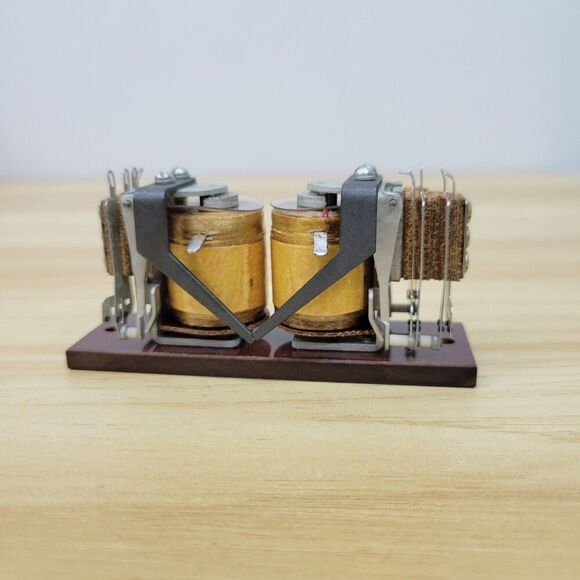Vintage Dual Coil Relay Unit – LD4B1A115VA – 115V AC - Picture 2 of 11